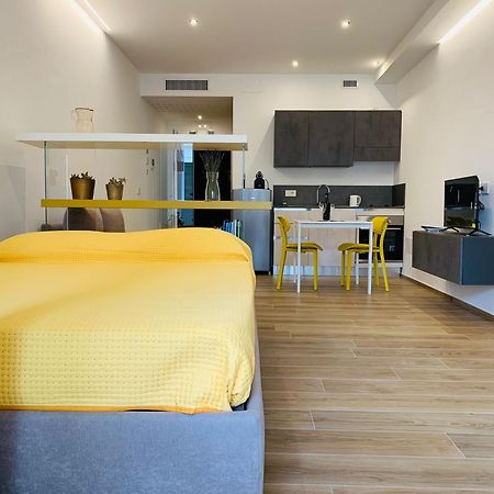 Domus13-With Private Parking Apartment Bari Exterior foto