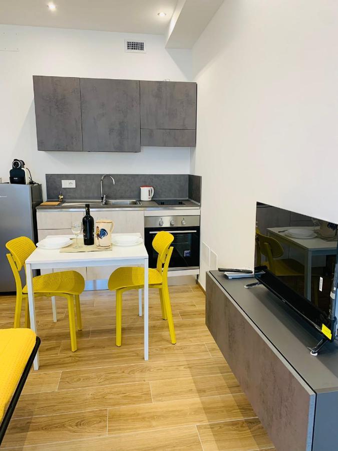 Domus13-With Private Parking Apartment Bari Exterior foto