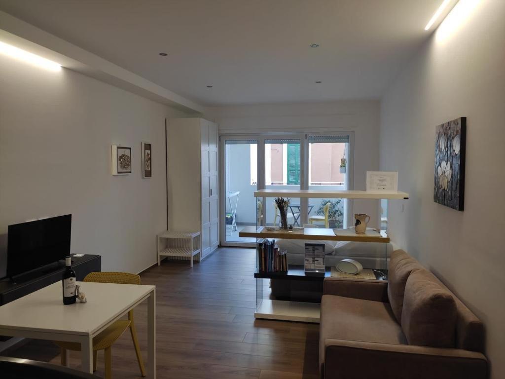 Domus13-With Private Parking Apartment Bari Exterior foto