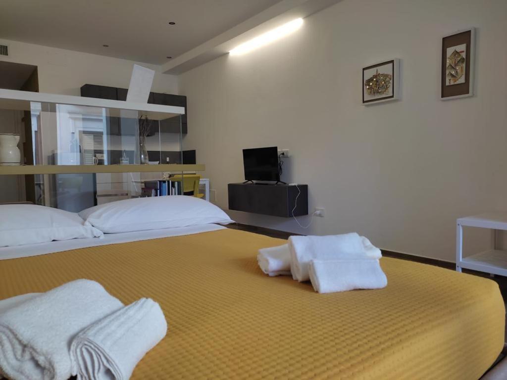 Domus13-With Private Parking Apartment Bari Exterior foto