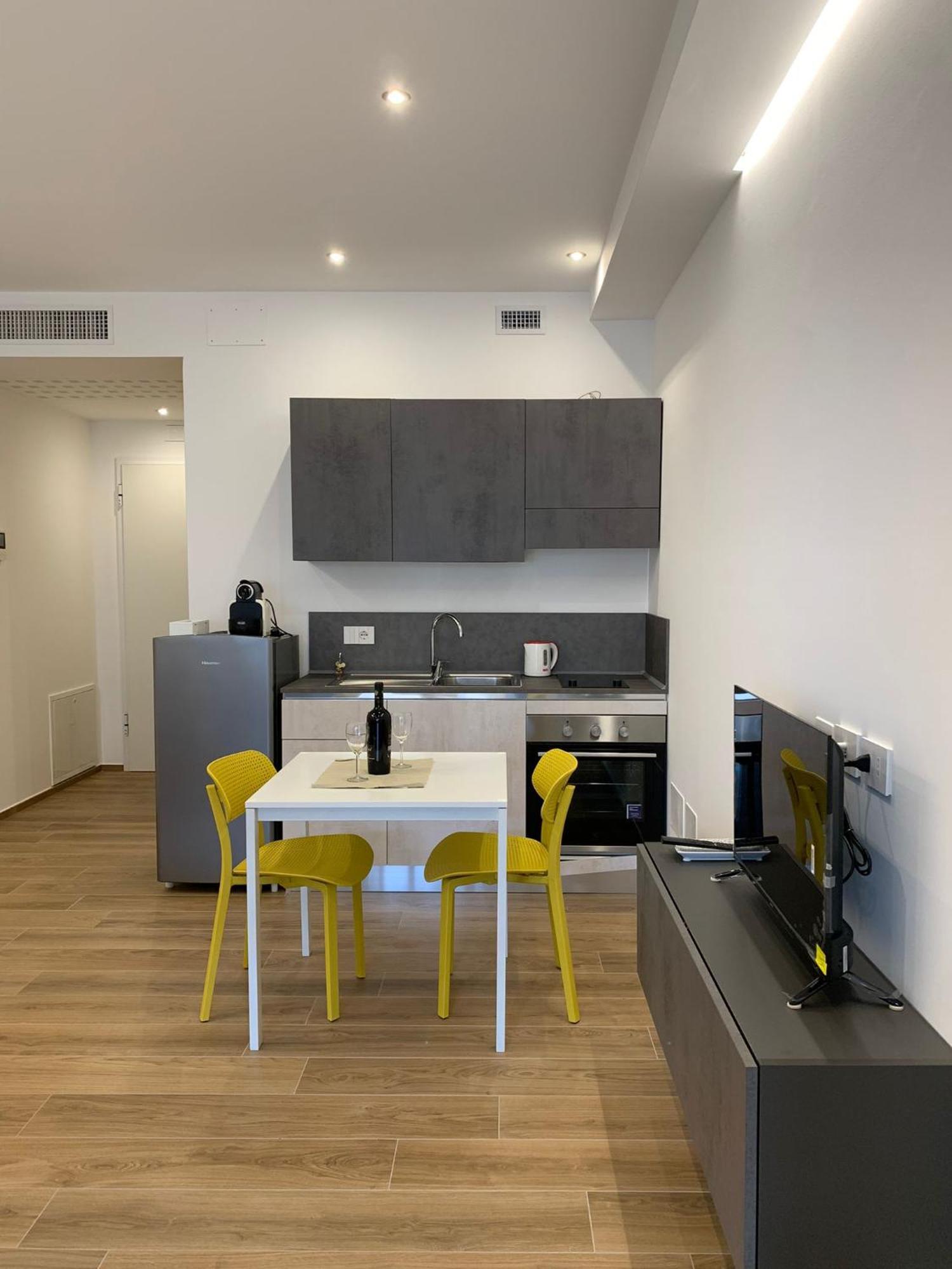 Domus13-With Private Parking Apartment Bari Exterior foto