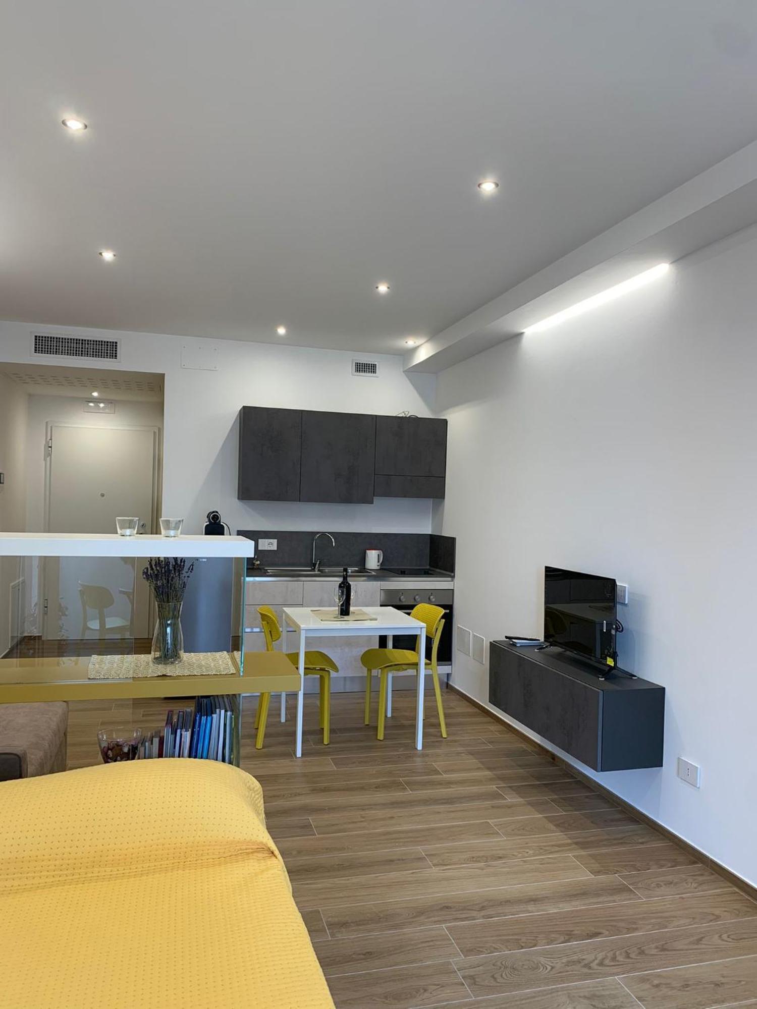 Domus13-With Private Parking Apartment Bari Exterior foto